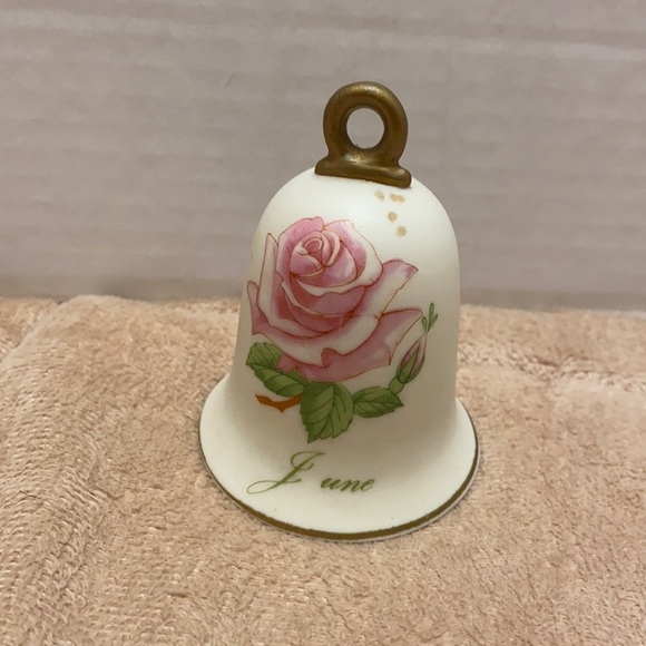 Lefton porcelain gold trimmed hand painted roses June bell - Picture 2 of 8
